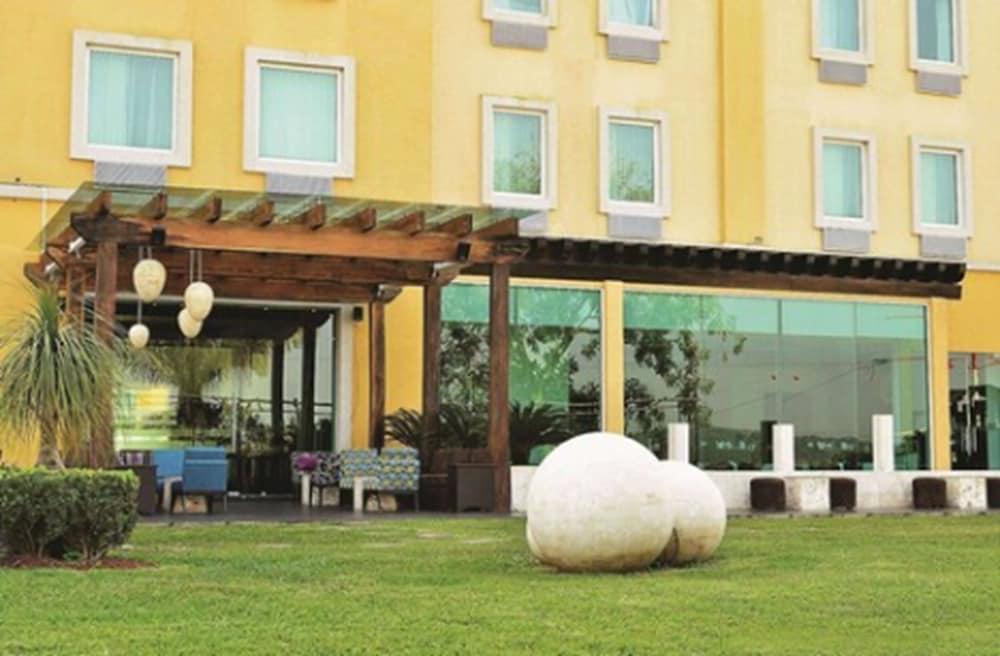 ลา ควินตา บาย วินด์แฮม โปซา ริกา Hotel Poza Rica ภายนอก รูปภาพ