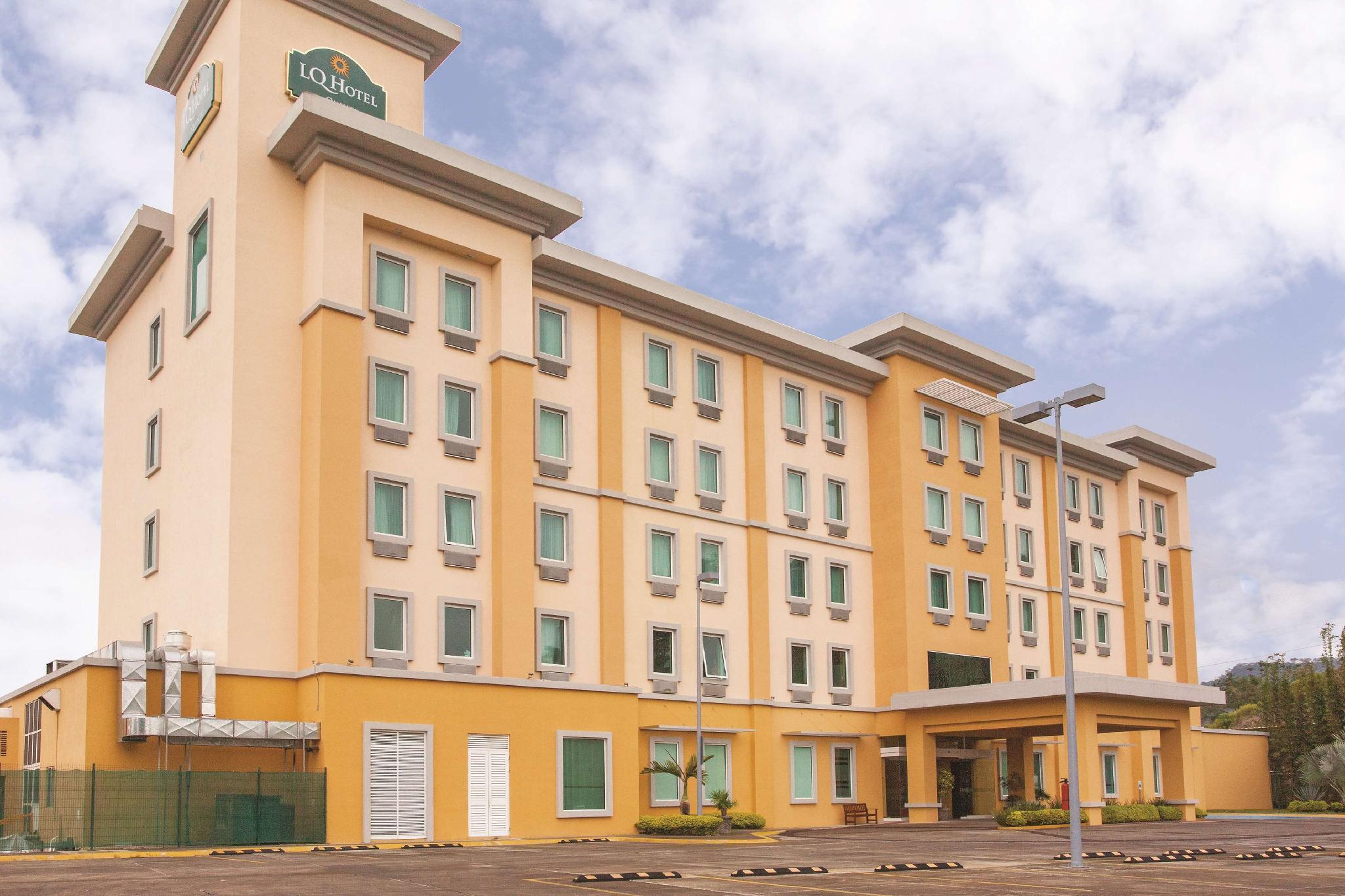 ลา ควินตา บาย วินด์แฮม โปซา ริกา Hotel Poza Rica ภายนอก รูปภาพ